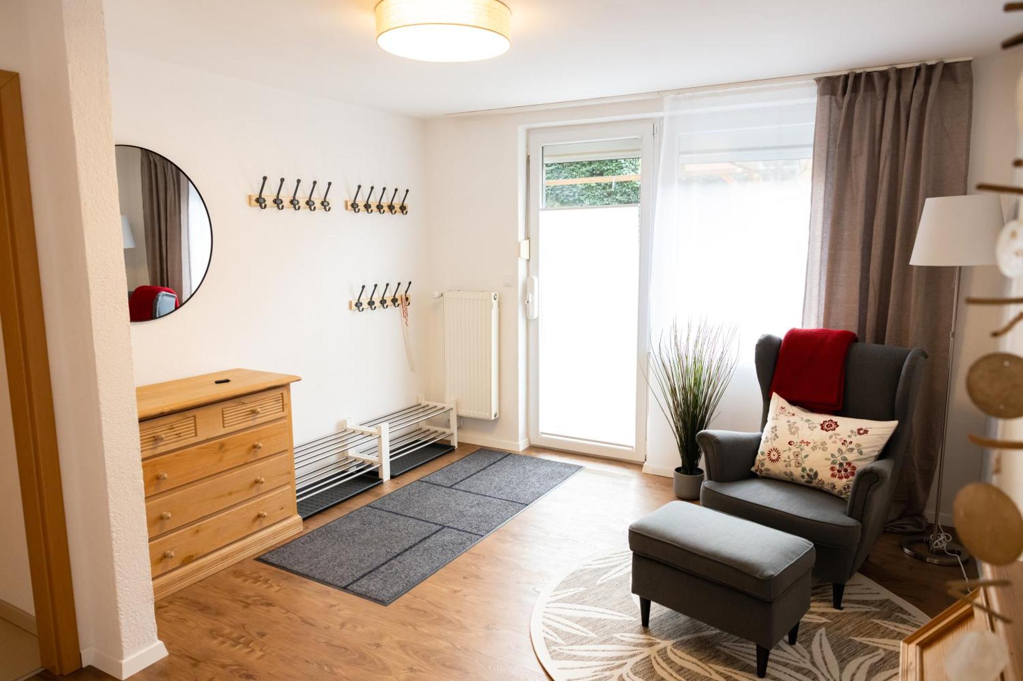 Appartement Grosse Schoene Mit Kleinem Garten Im Weinort Randersacker
