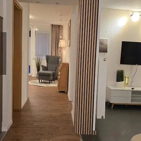 Grosse Schoene Ferienwohnung Mit Kleinem Garten Im Weinort Randersacker Extérieur photo